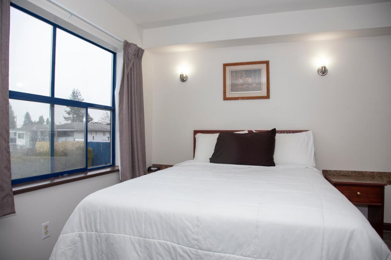Happy Day Inn Burnaby Exterior photo