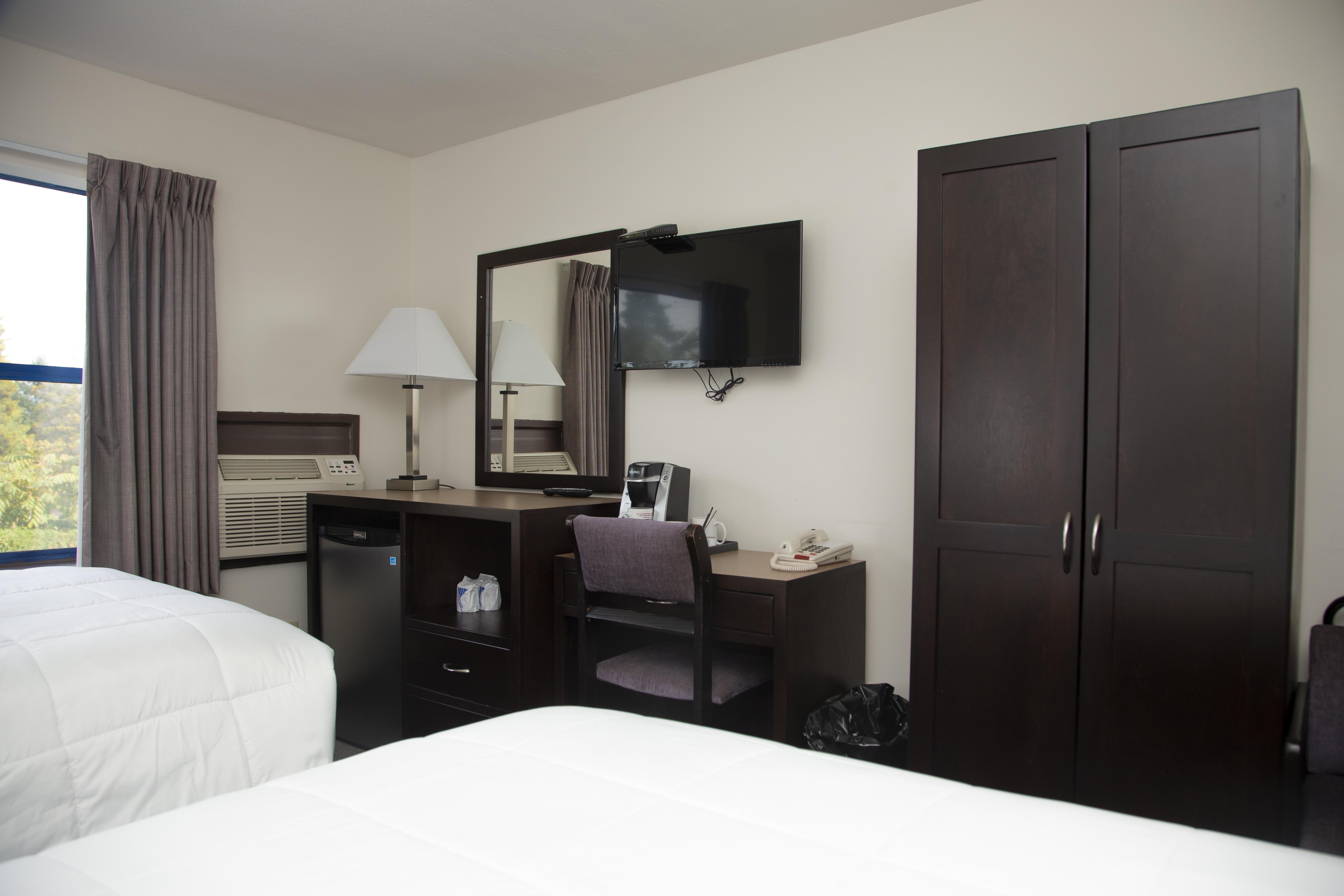 Happy Day Inn Burnaby Exterior photo