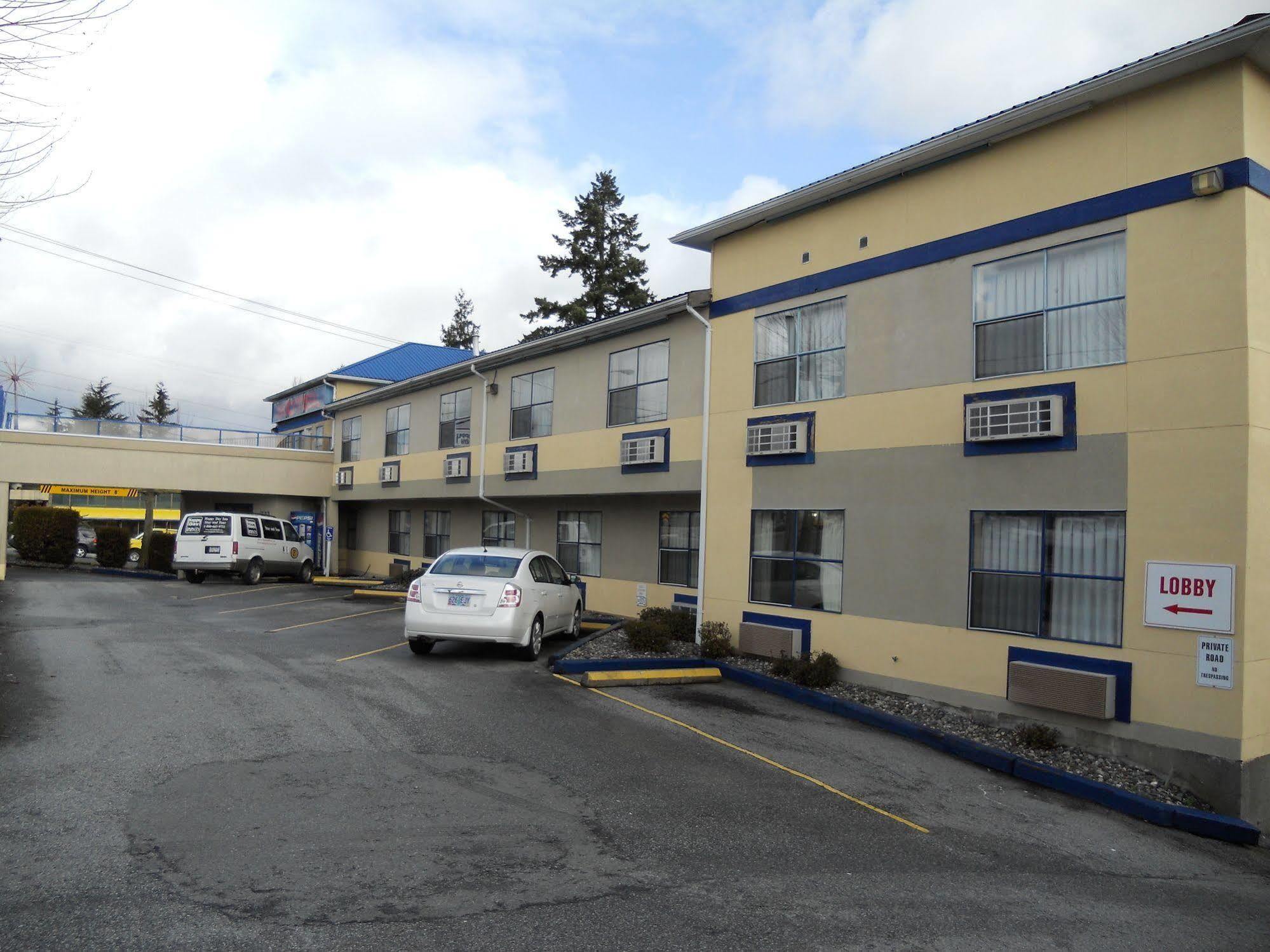 Happy Day Inn Burnaby Exterior photo