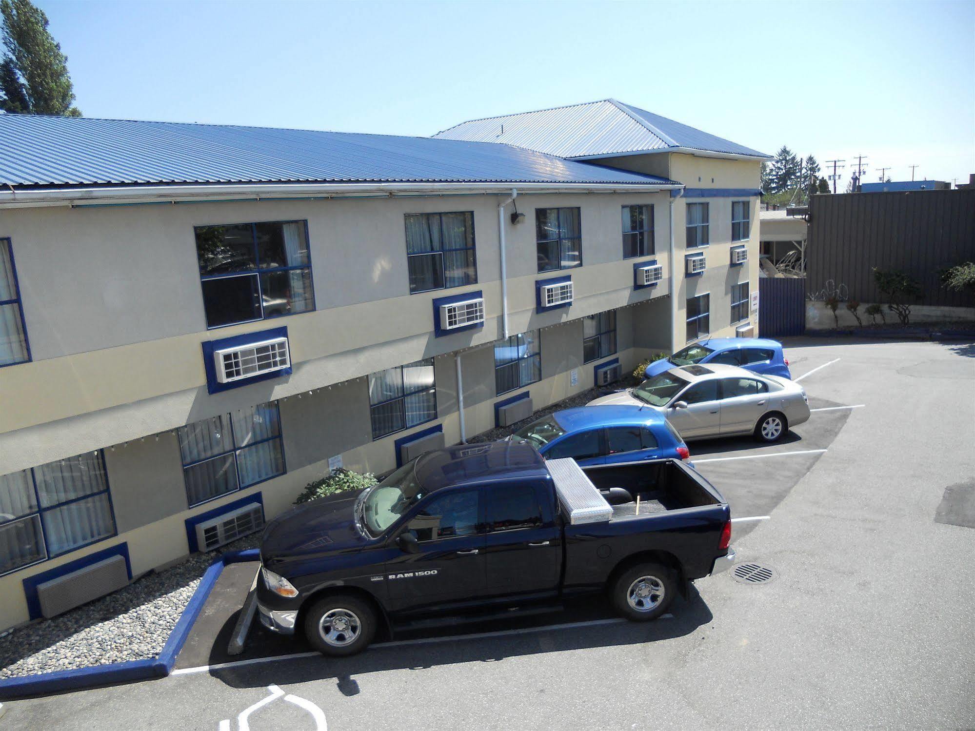 Happy Day Inn Burnaby Exterior photo